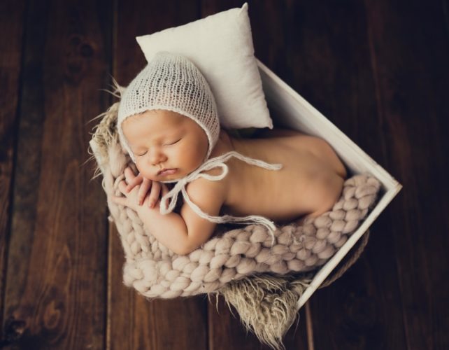 Séance nouveau-né studio